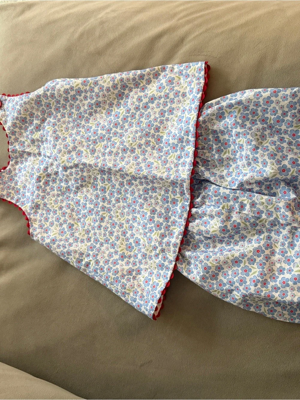 Girls' Blue Floral Two-Piece Set with Red Trim